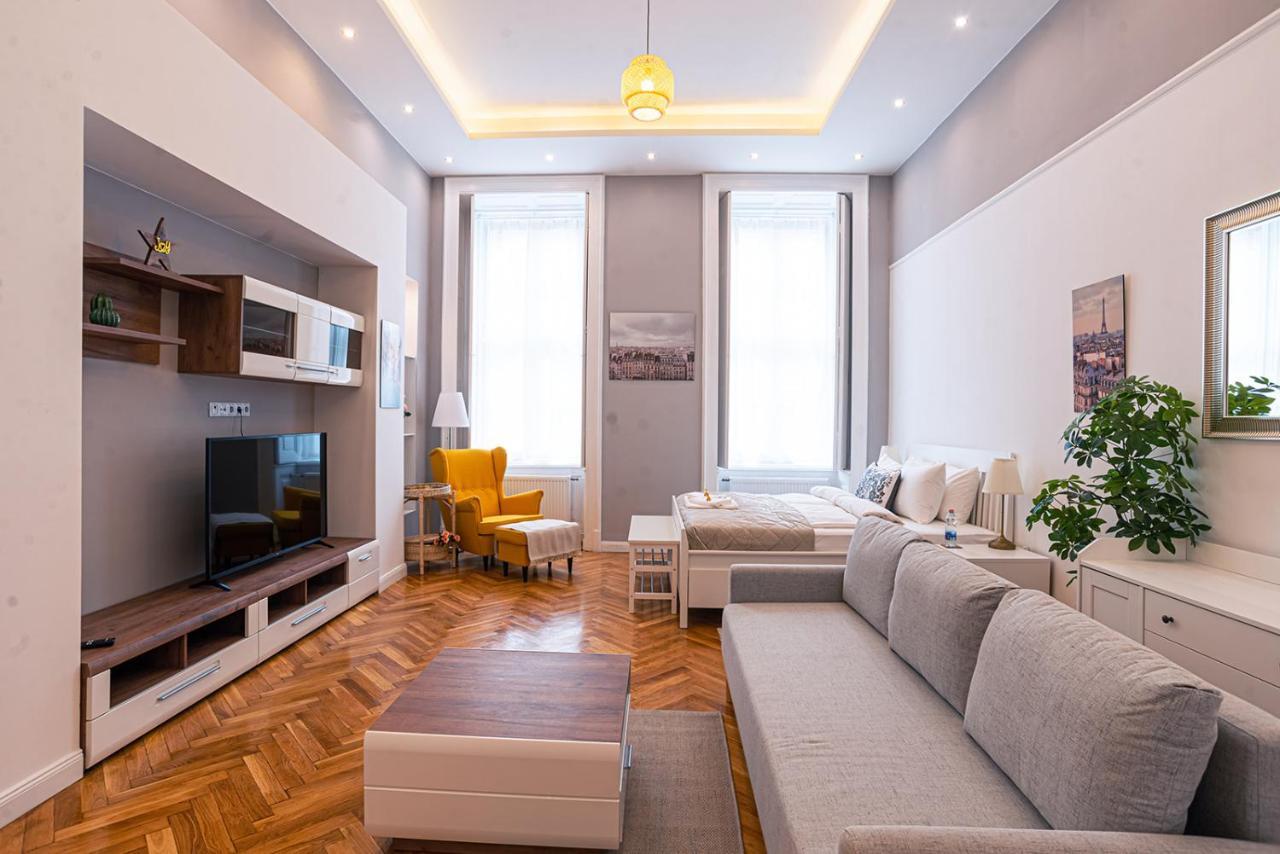 Joy Apartments On Kiraly Street Budapest Exteriör bild