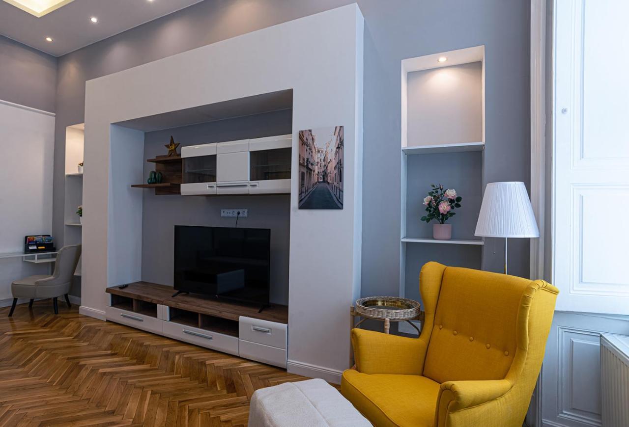 Joy Apartments On Kiraly Street Budapest Exteriör bild
